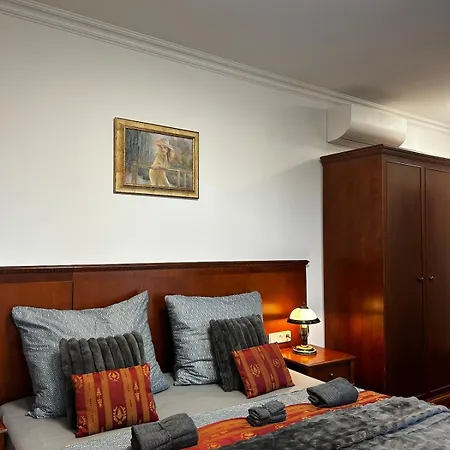 Balbinova Grand Private Balcony Апартаменты Прага
